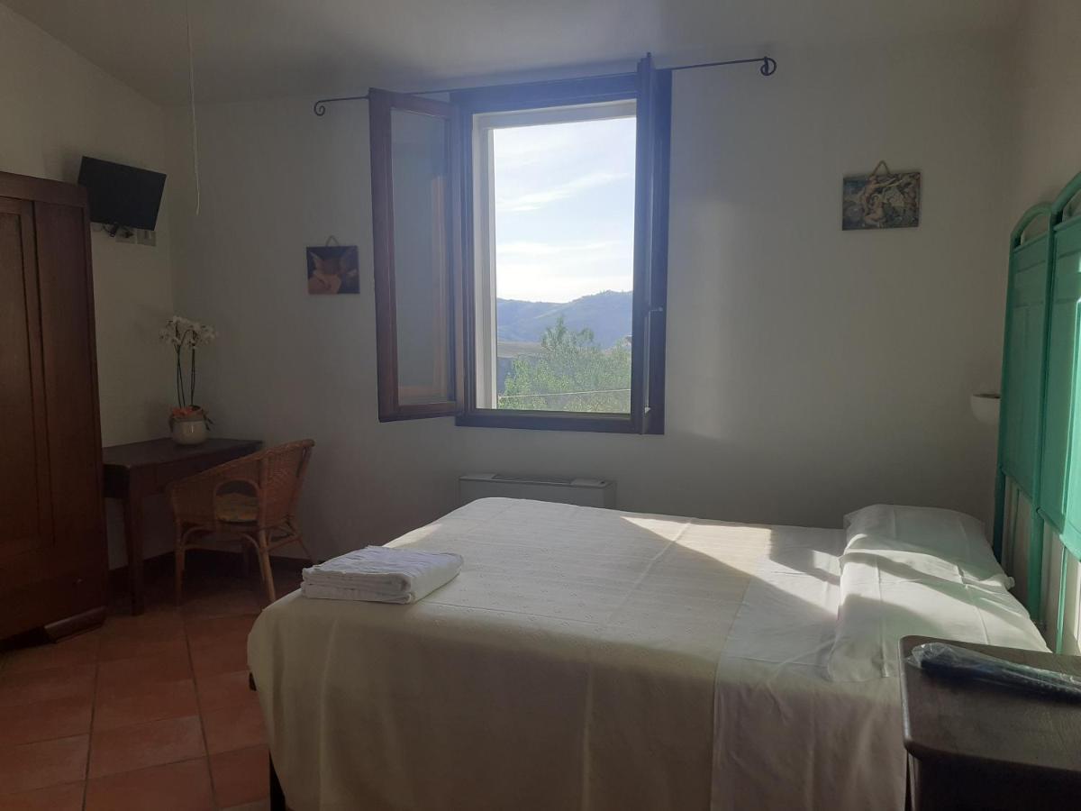 Locanda Delle Grotte Di Onferno Hotel Gemmano Kültér fotó